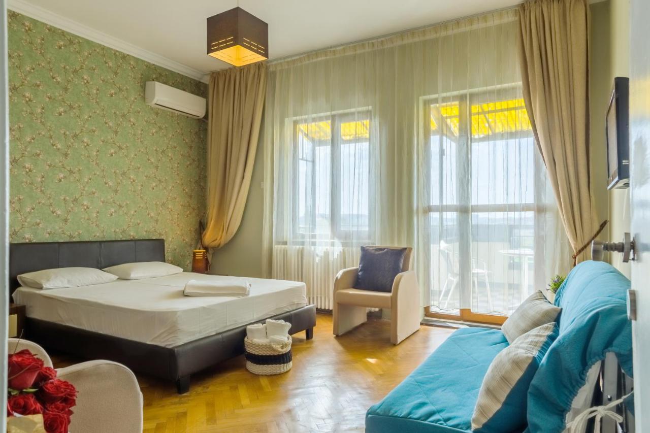 Panoramic Cismigiu Park Apartment Bucharest Exterior photo