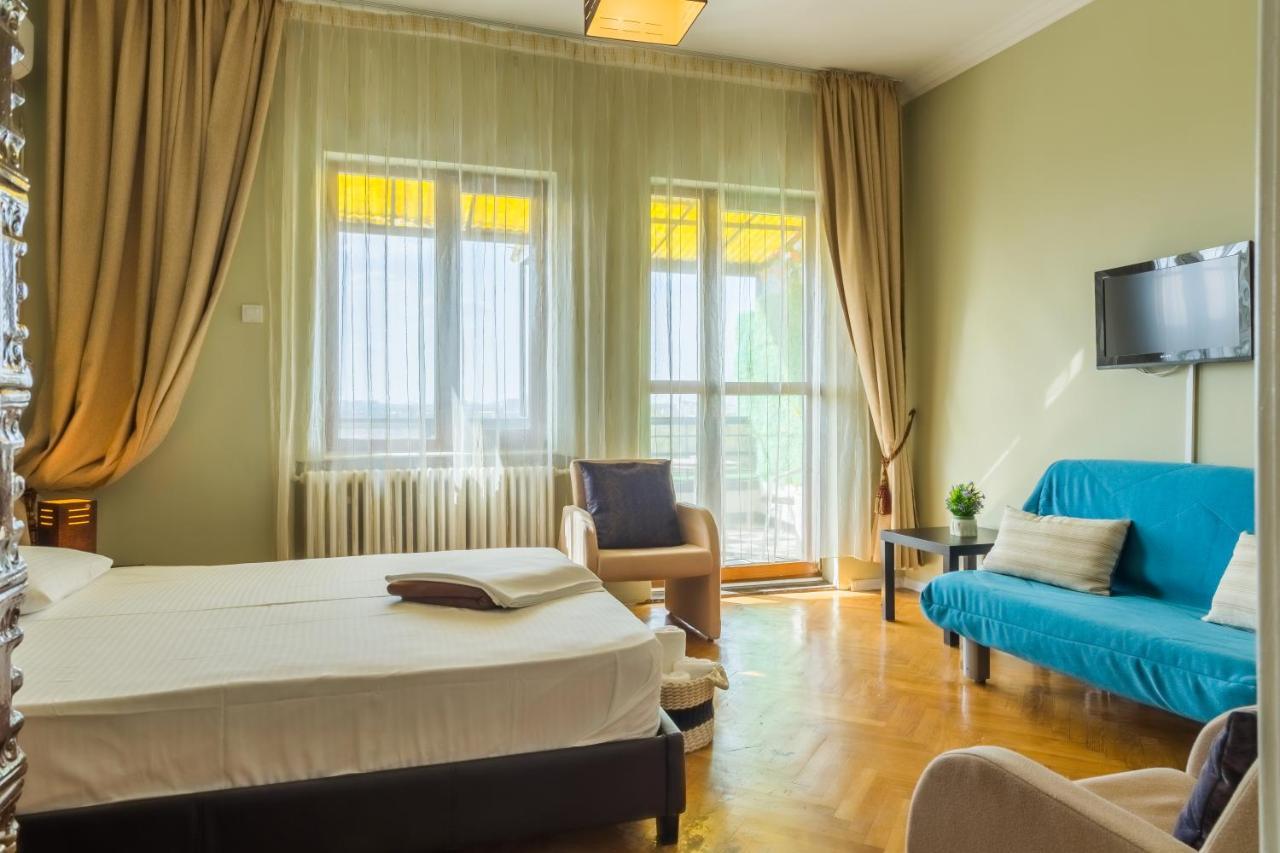 Panoramic Cismigiu Park Apartment Bucharest Exterior photo